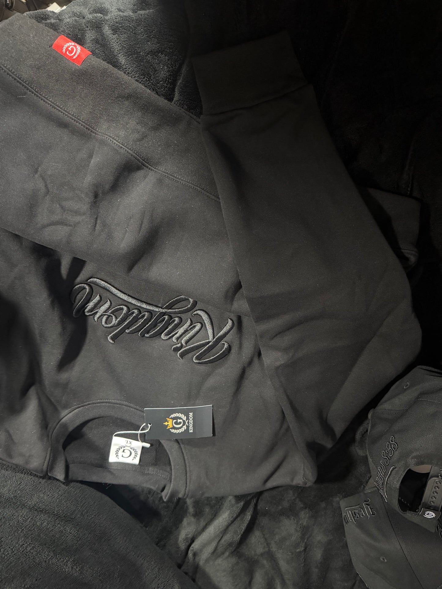Kingdom Embroidered Crewneck - Black
